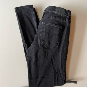 Levi’s 311 Shaping skinny